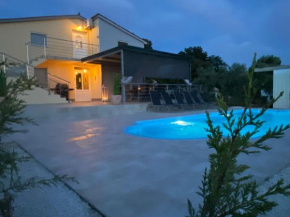 Aleya FERIENHAUS mit Pool